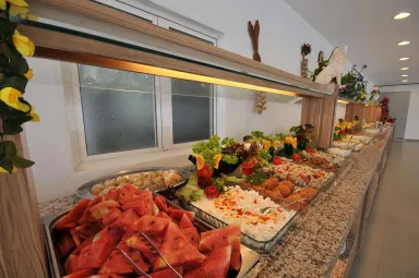 AMOS HOTEL Restaurants
