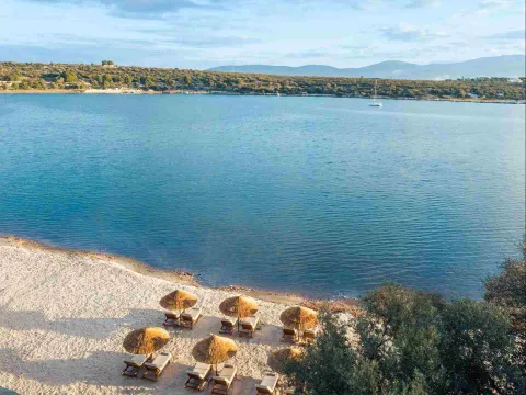 ANDA BARUT COLLECTION Pools & Beach