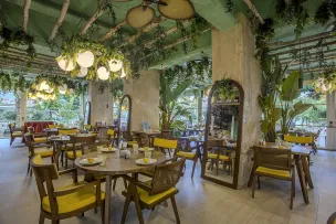 ANJELIQ DOWNTOWN HOTEL Restaurants