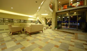 ANZAC HOTEL Lobby