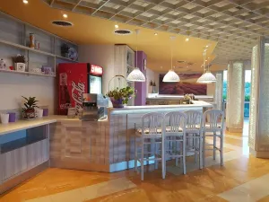 APHRODITE BEACH HOTEL Bars