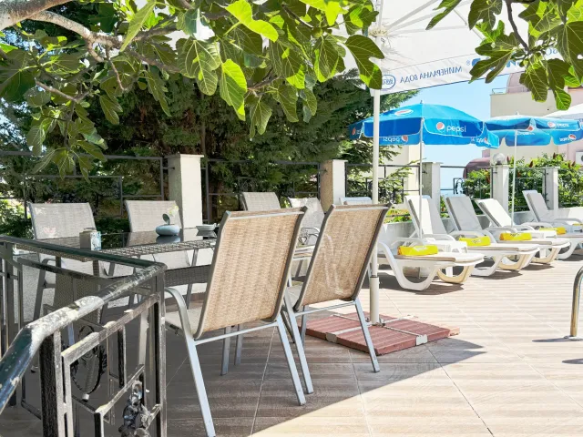 FAMILY HOTEL APOLIS Restaurants