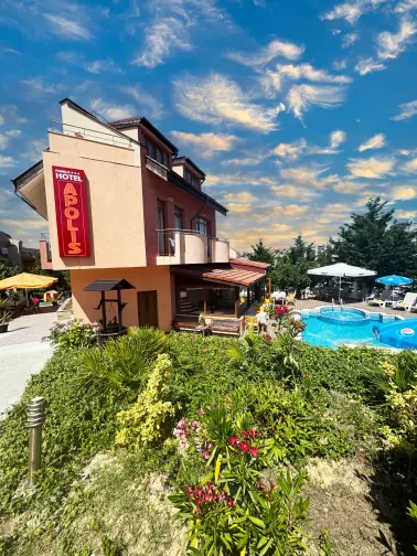 FAMILY HOTEL APOLIS
