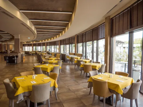 AQUA PARADISE RESORT Restaurants