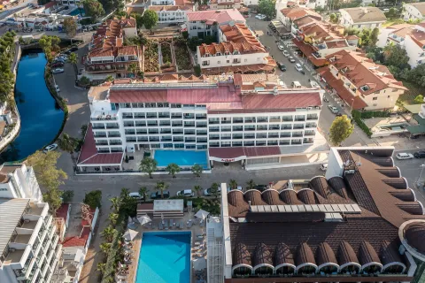 ARBATT HOTEL MARMARIS Pools & Beach