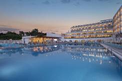 ARCANUS TRENDLINE RESORT Pools & Beach