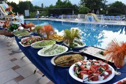ARES BLUE HOTEL Restaurants