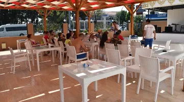 ARES DREAM HOTEL Restaurants