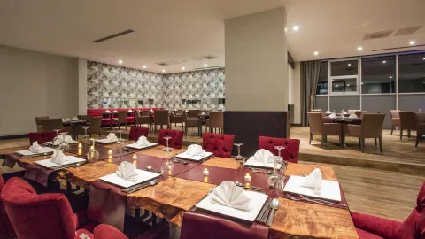ARIA CLAROS BEACH AND SPA RESORT Restaurants