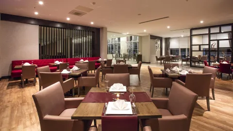 ARIA CLAROS BEACH AND SPA RESORT Restaurants