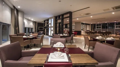 ARIA CLAROS BEACH AND SPA RESORT Restaurants