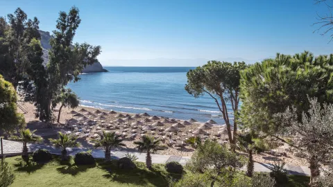ARIA CLAROS BEACH AND SPA RESORT Pools & Beach