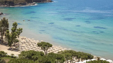 ARIA CLAROS BEACH AND SPA RESORT Pools & Beach
