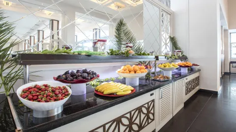 ARIA CLAROS BEACH AND SPA RESORT Restaurants