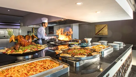 ARIA CLAROS BEACH AND SPA RESORT Restaurants