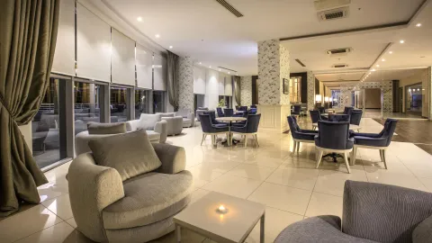 ARIA CLAROS BEACH AND SPA RESORT Bars