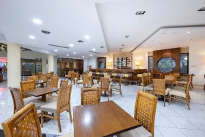 ARISTOTELES HOLIDAY RESORT - SPA Bars