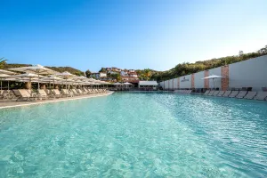 ARISTOTELES HOLIDAY RESORT - SPA Pools & Beach