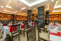ARMAS BEACH HOTEL Restaurants