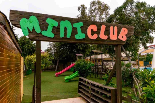 ARMAS GREEN FUGLA BEACH Mini Club