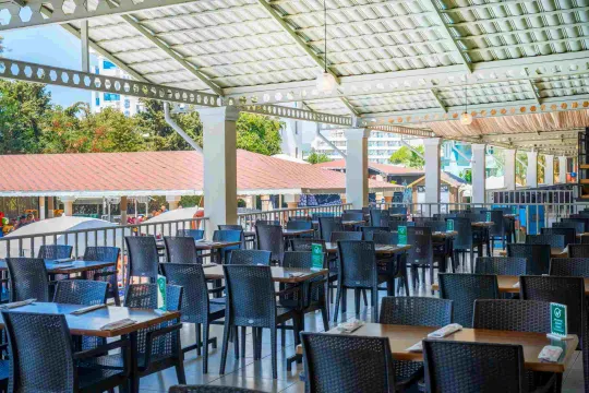 ARMAS GREEN FUGLA BEACH Restaurants