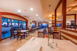 ARMAS LABADA HOTEL Restaurants