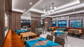 ARNOR DE LUXE HOTEL - SPA Restaurants