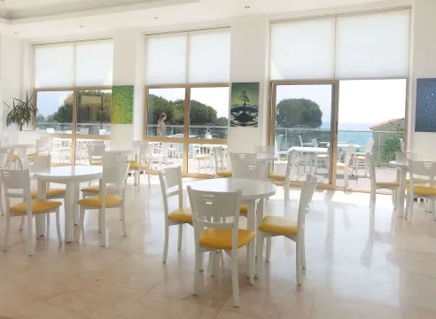 ARORA HOTEL Restaurants