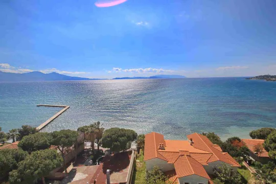 ARORA HOTEL Pools & Beach