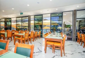 ARSI HOTEL Restaurants