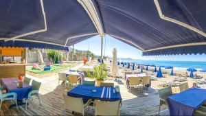 ARSI HOTEL Restaurants