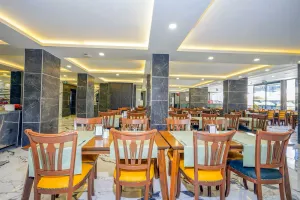 ARSI HOTEL Restaurants