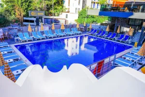 ARSI HOTEL Pools & Beach