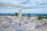 ARYA HOTEL Bars