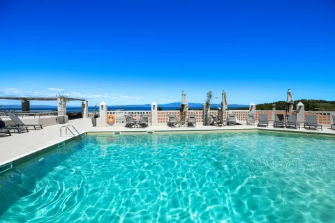 ARYA HOTEL Pools & Beach