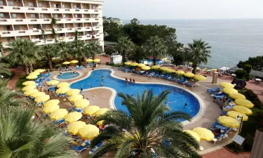 ASKA BAYVIEW Pools & Beach