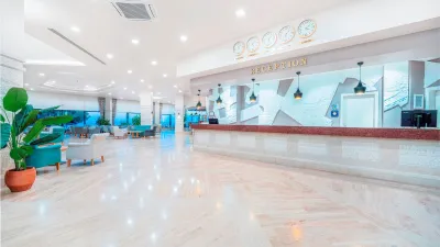 ASKA JUST IN BEACH Lobby