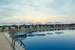 ASKA JUST IN BEACH Pools & Beach