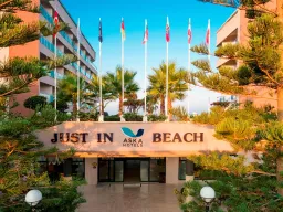 ASKA JUST IN BEACH