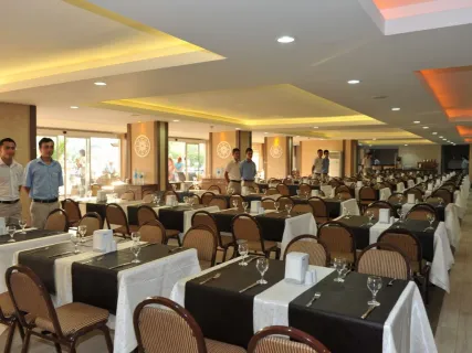 ASRIN BEACH HOTEL Restaurants