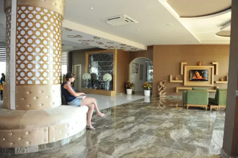 ASRIN BEACH HOTEL Lobby