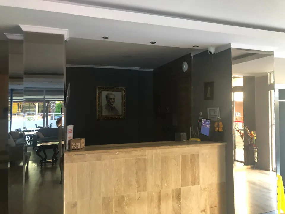 ASTORIA LIFE HOTEL Lobby