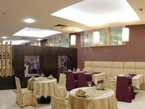 ATLAS HOTEL Restaurants