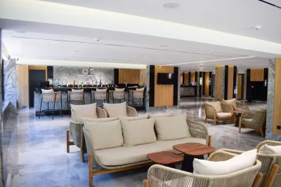 ATLIMAN BEACH RESORT Bars