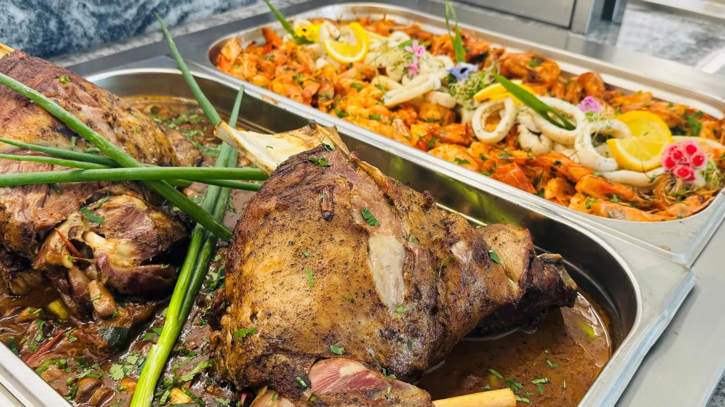 ATLIMAN BEACH RESORT Restaurants