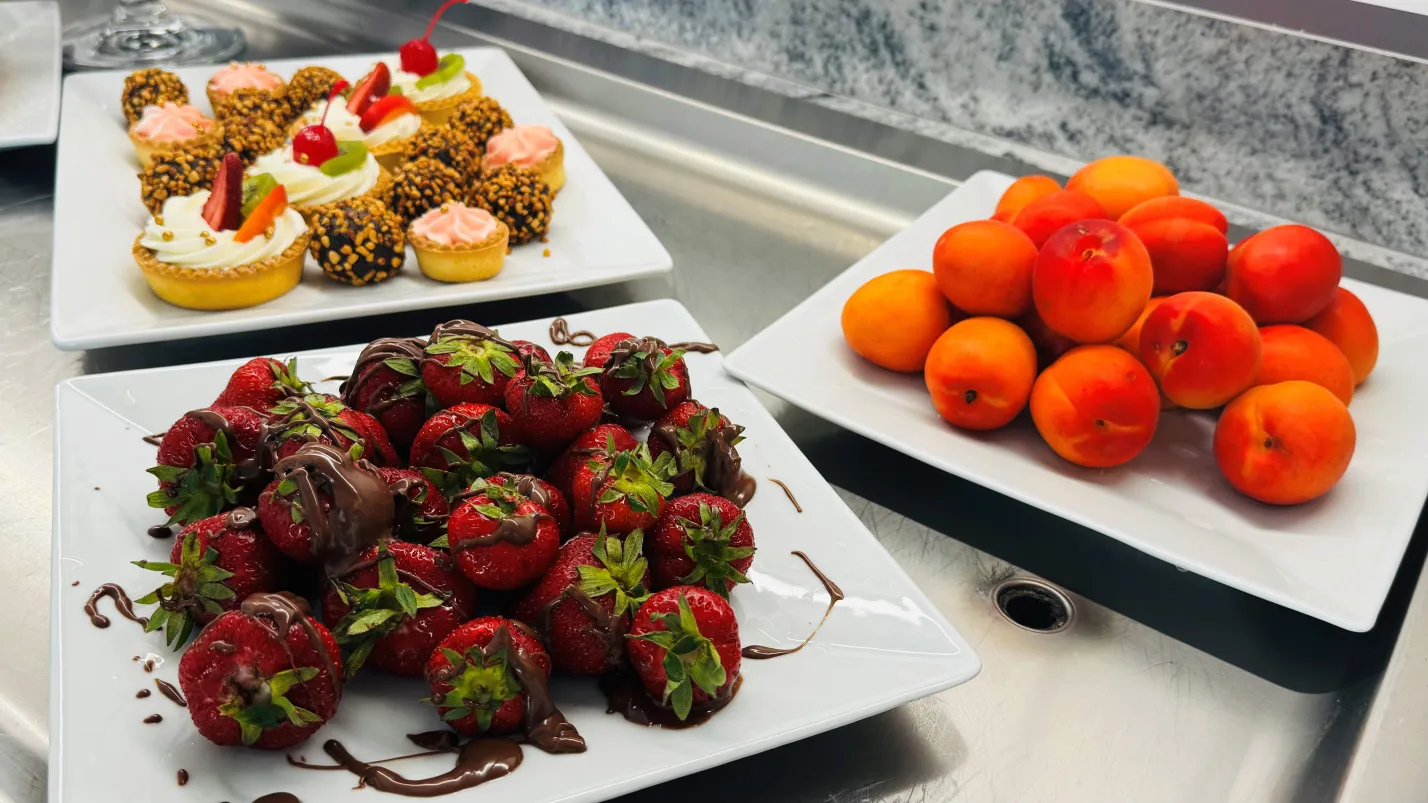 ATLIMAN BEACH RESORT Restaurants