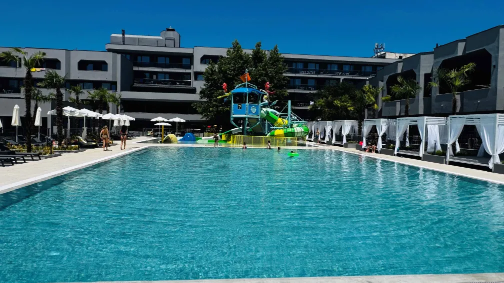 ATLIMAN BEACH RESORT Pools & Beach