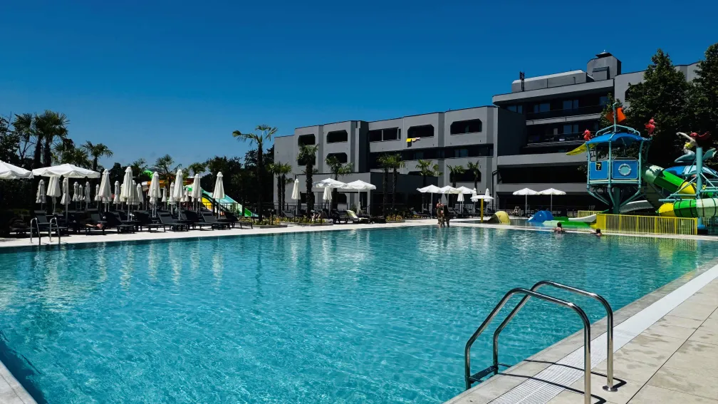 ATLIMAN BEACH RESORT Pools & Beach