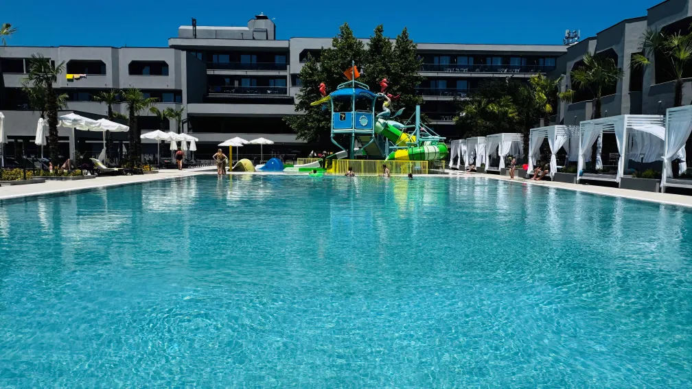 ATLIMAN BEACH RESORT Pools & Beach