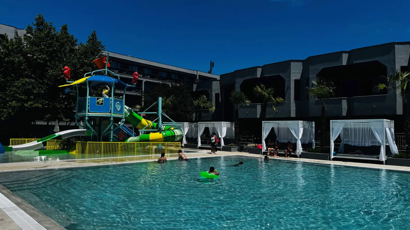 ATLIMAN BEACH RESORT Pools & Beach